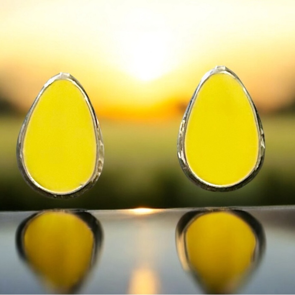 Beautiful Vintage Yellow Teardrop Earrings